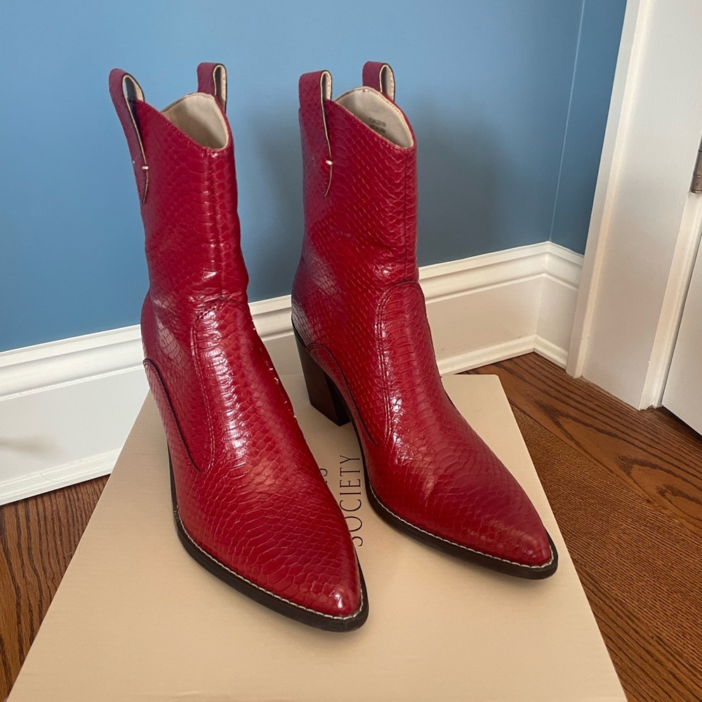 Oasis Society Tara booties Red Size 8. Worn once. ￼ excellent condition.